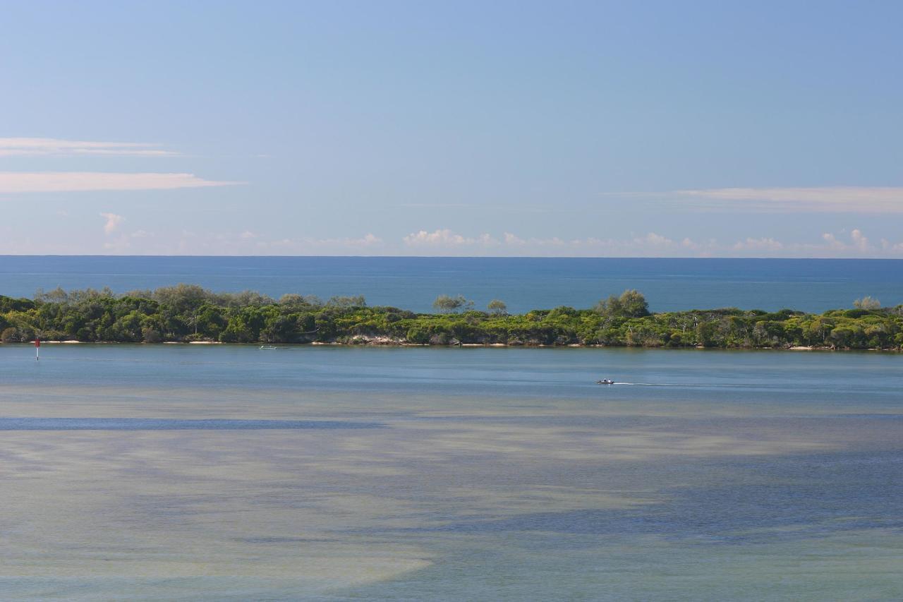 Moorings Beach Resort Caloundra Exterior photo