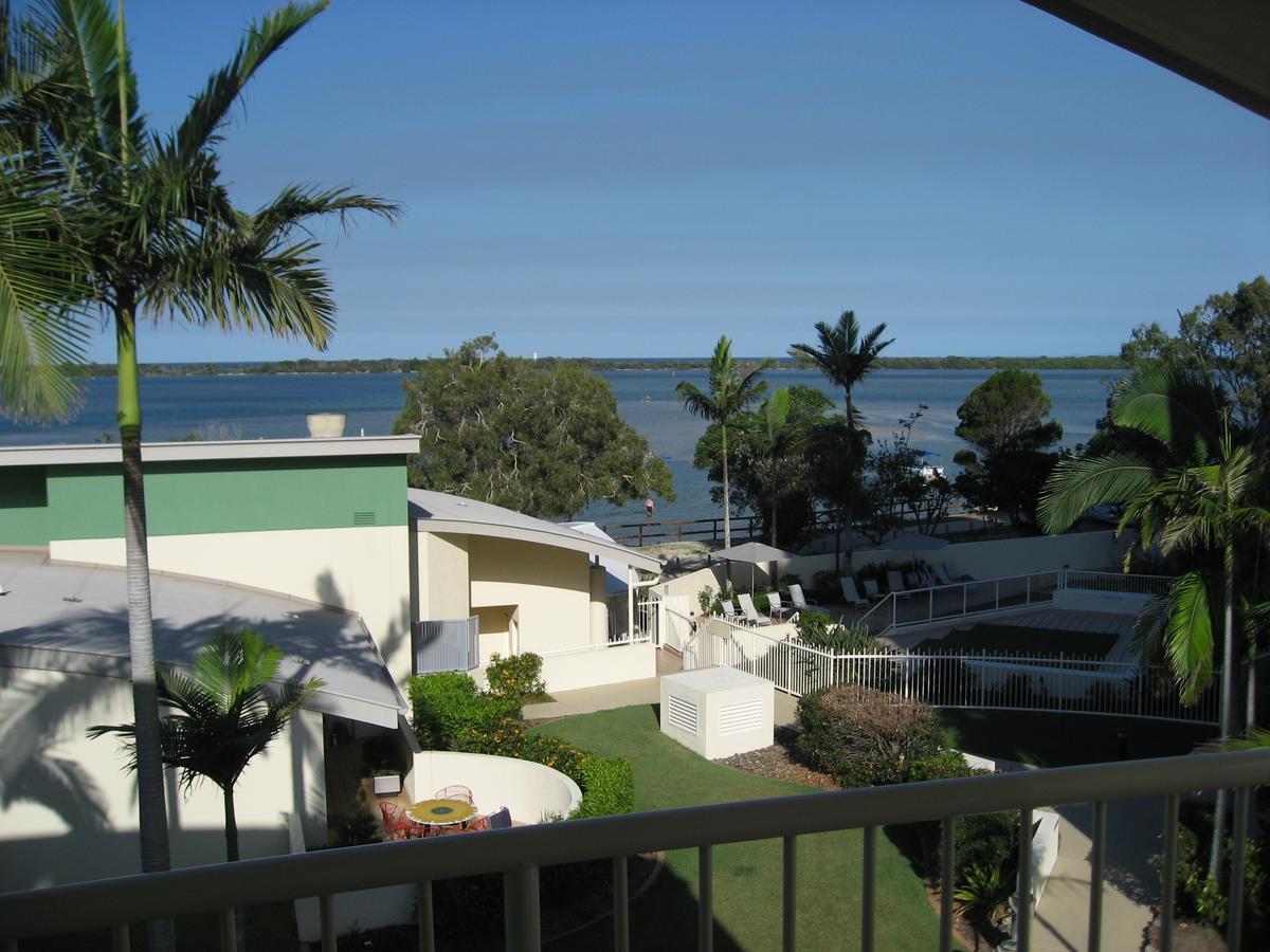 Moorings Beach Resort Caloundra Exterior photo