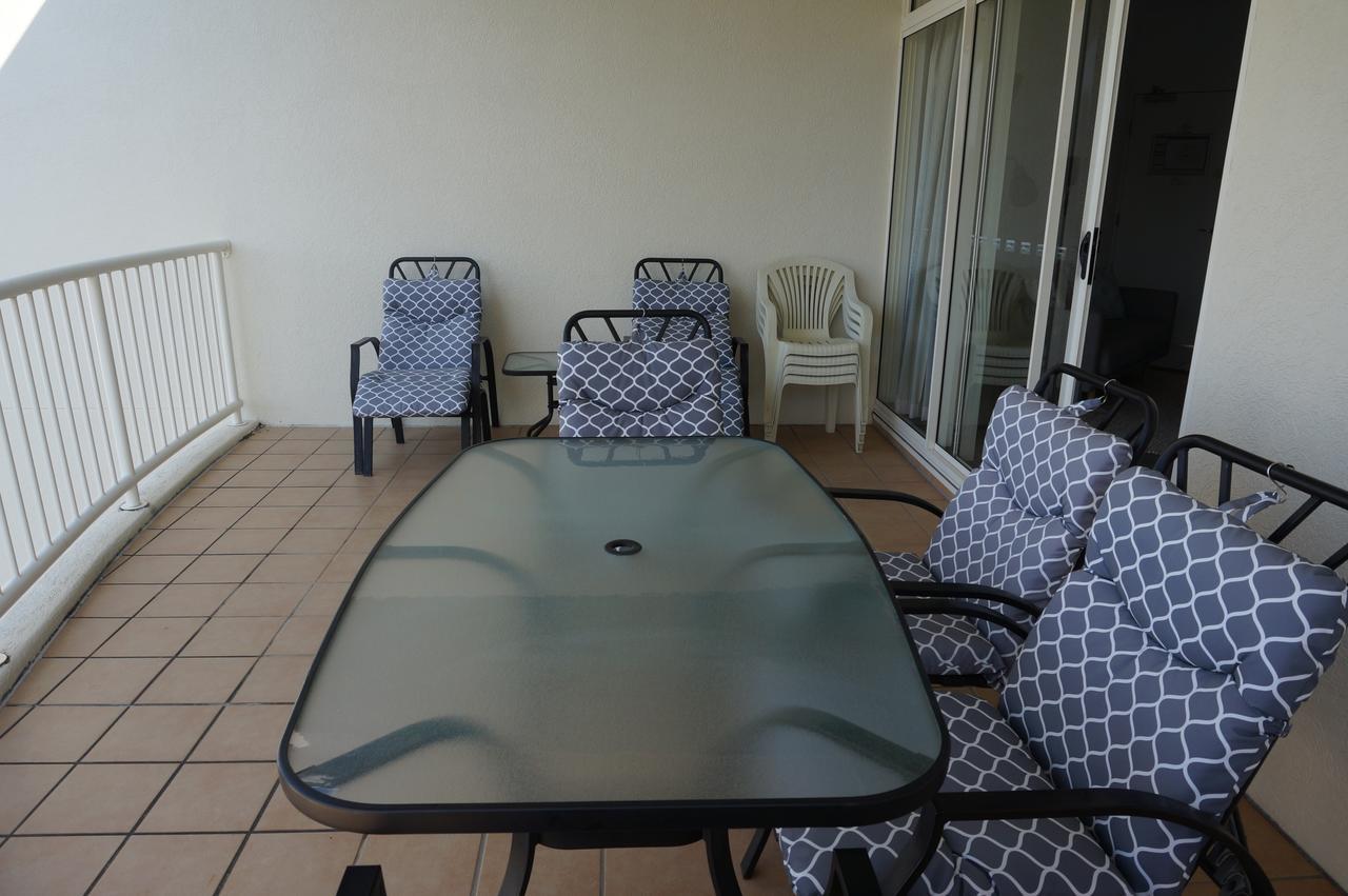 Moorings Beach Resort Caloundra Exterior photo
