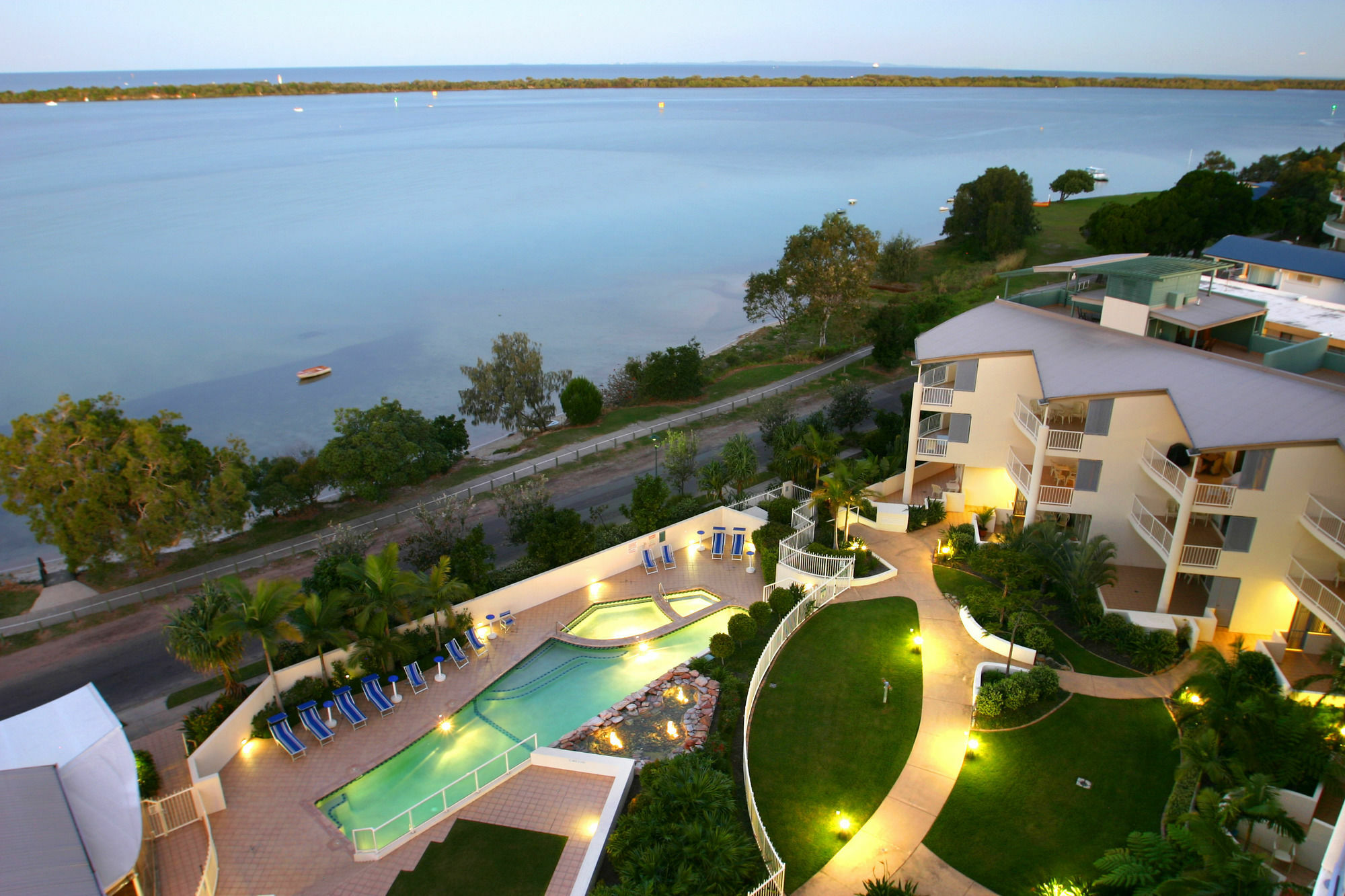 Moorings Beach Resort Caloundra Exterior photo